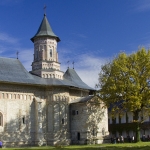 Neamt Monastery: History, Images and Hermitages