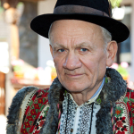 The local artisan Vasile Gaman from Vanatori-Neamt commune